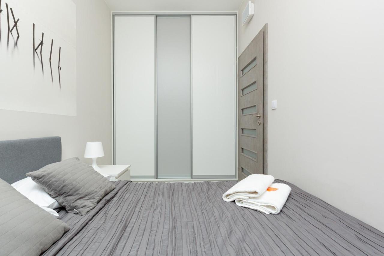 Business Center Apartments Warsaw Wola By Noclegi Renters Exterior foto