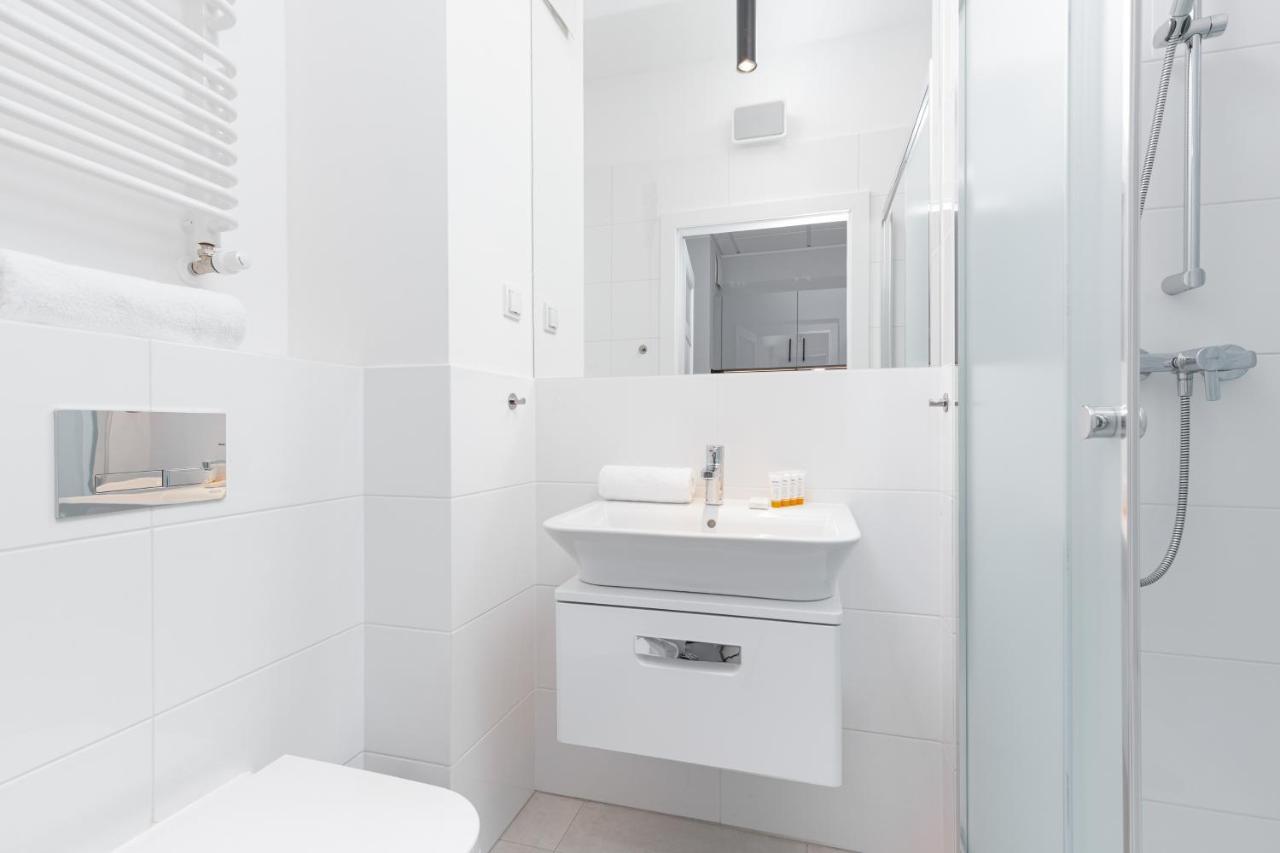 Business Center Apartments Warsaw Wola By Noclegi Renters Exterior foto